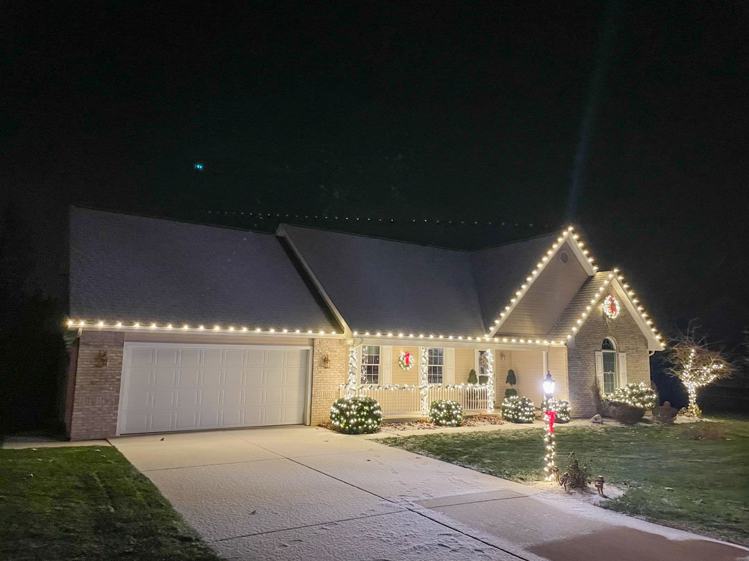 Niles Christmas Light Installation - Custom Holiday Decorating Services